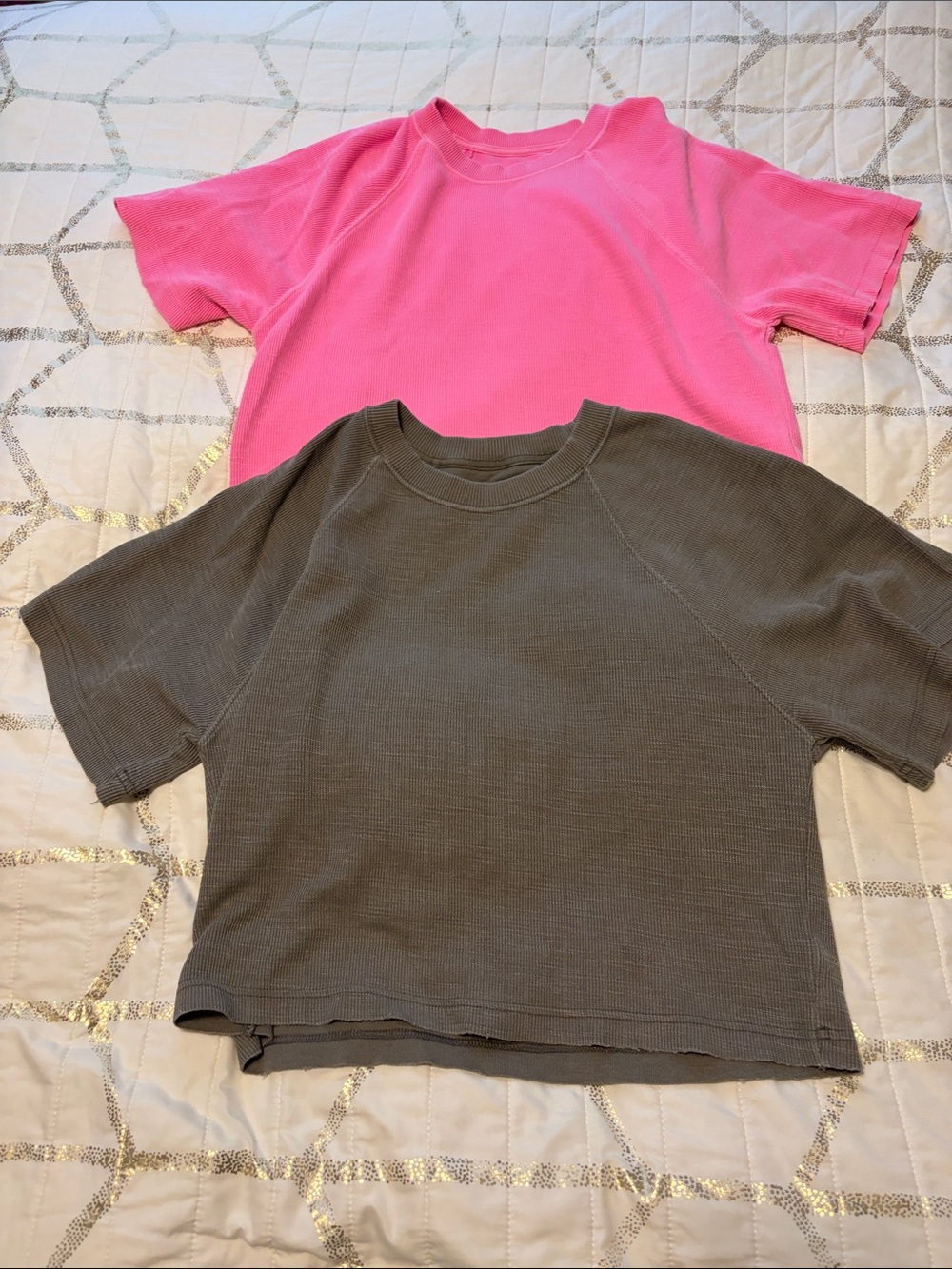 aerie light weight ribbed Cropped Short-Sleeve Tops in Hot Pink & olive green